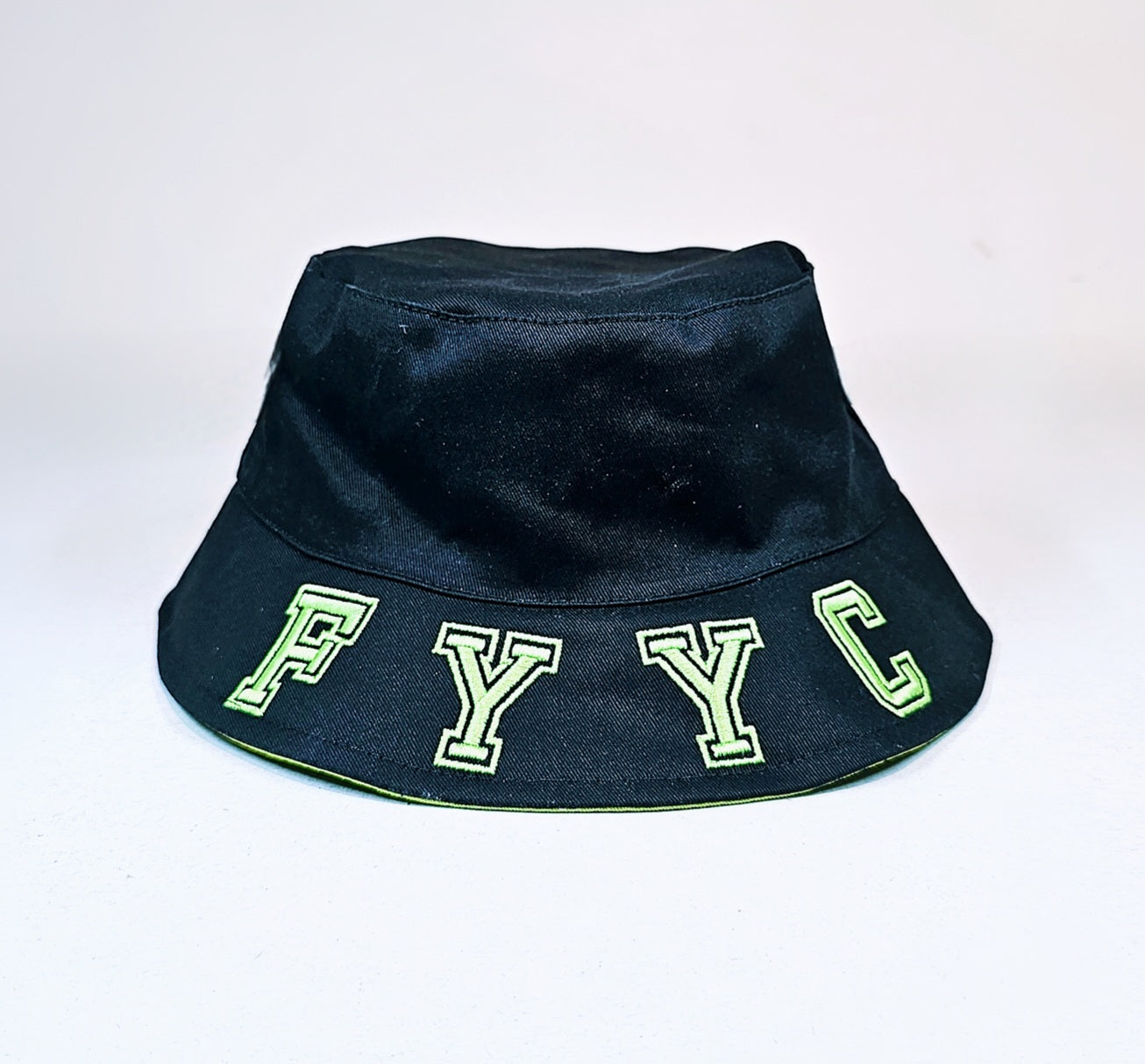 GREEN AND BLACK BUCKET HAT