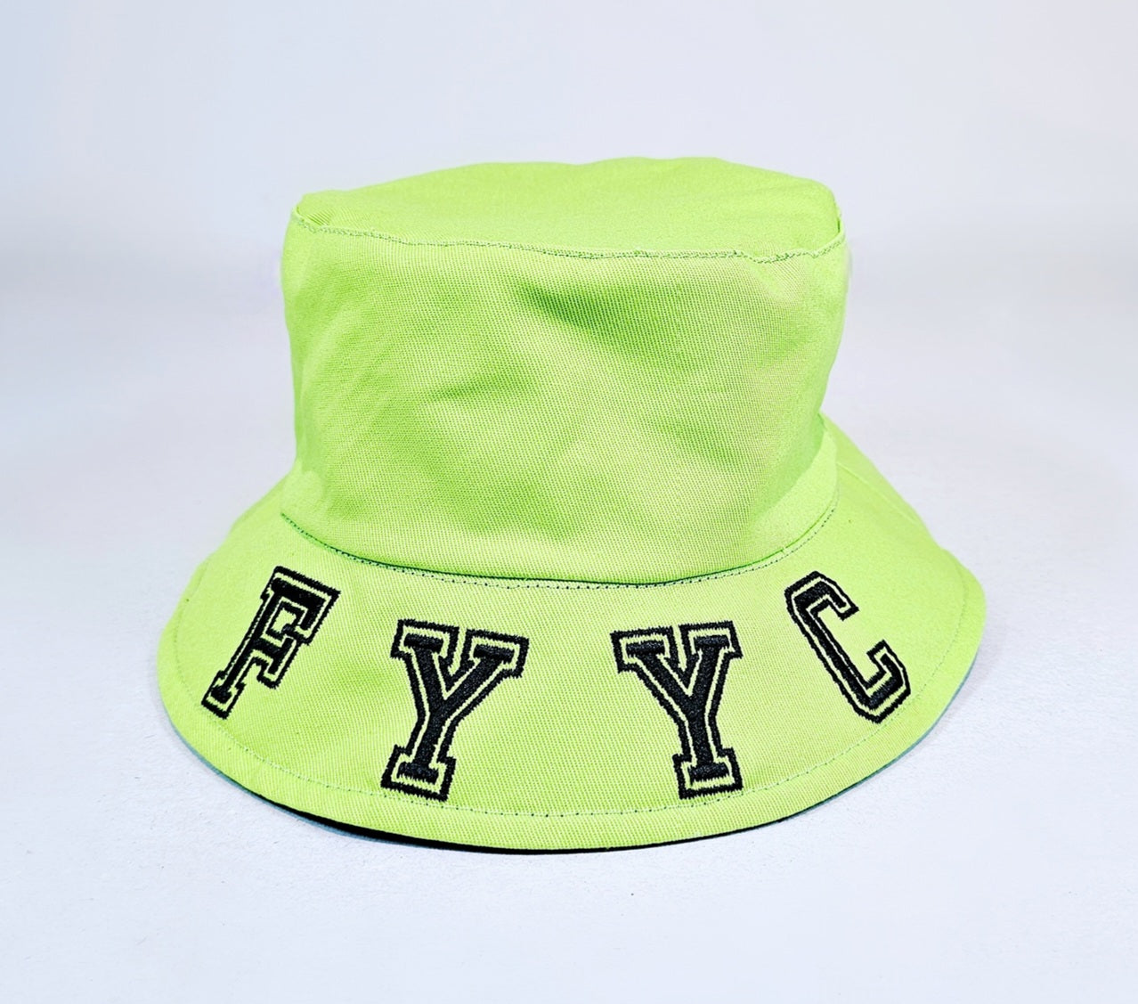 GREEN AND BLACK BUCKET HAT