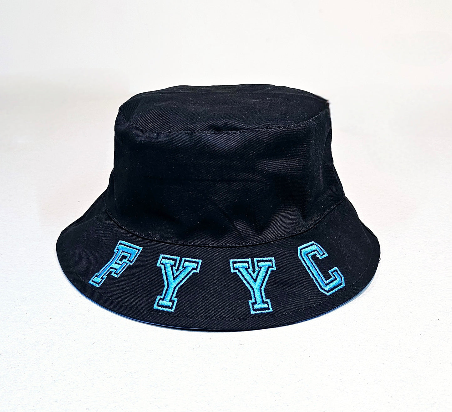 BLUE AND BLACK BUCKET HAT