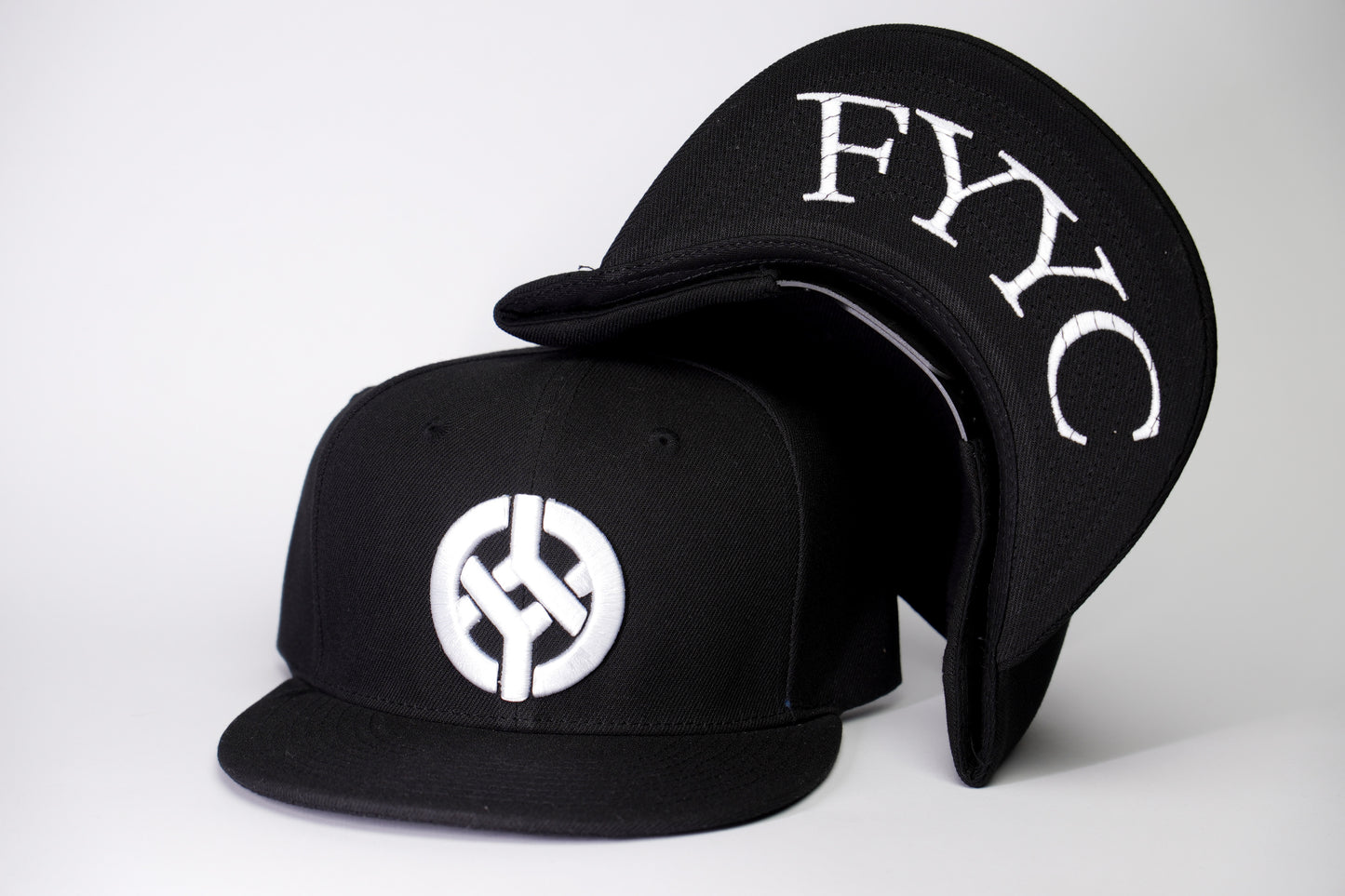 Circle logo flat brim cap